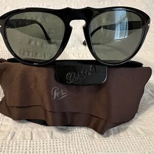 Beautiful polarized designer shades black  by Persol!